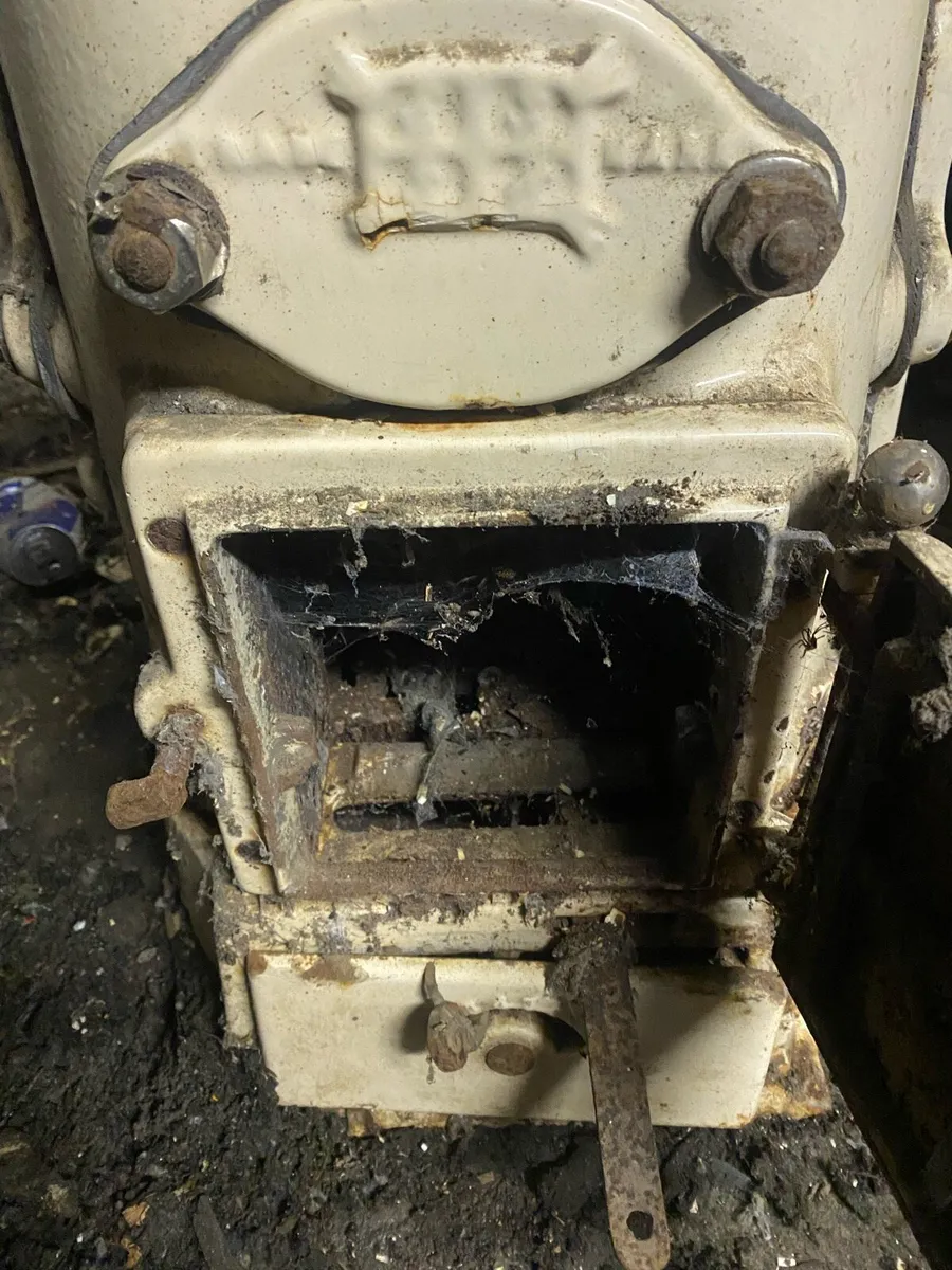 Antique stove - Image 4