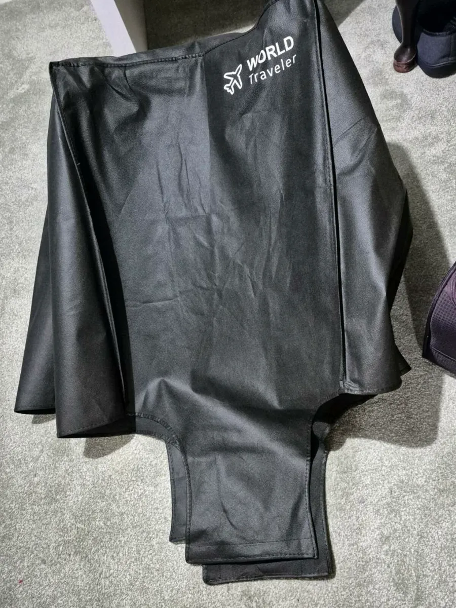 Large suitcase - Image 3