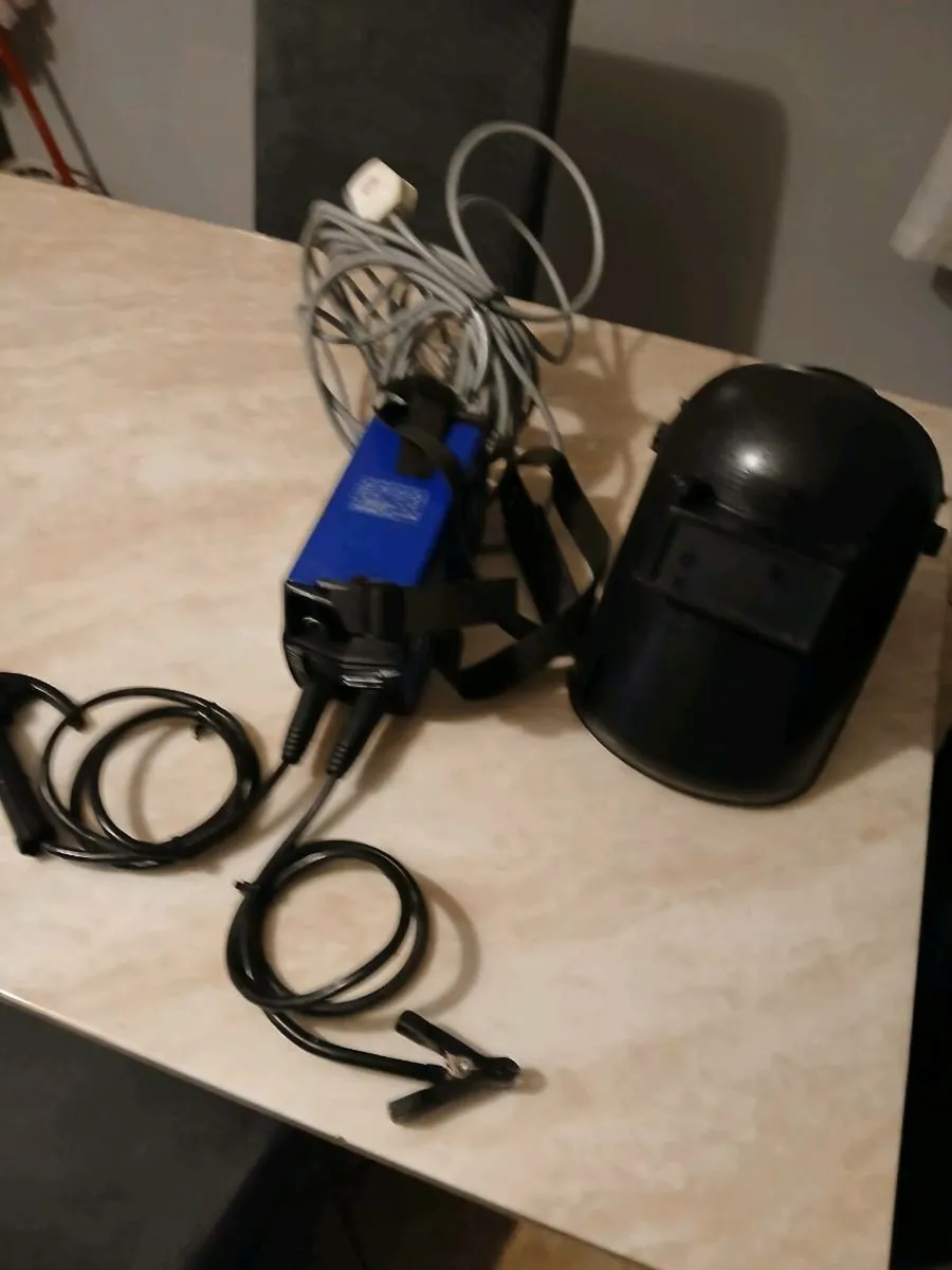 Intake welder 8 inch long in perfect working order - Image 1