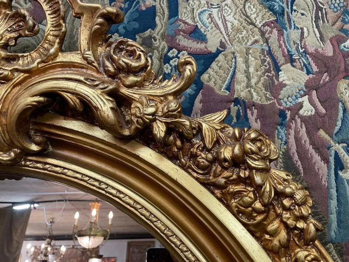 Beautiful Arch-Top French Gilt Mirror with Scroll & Foliage Detail - Image 2