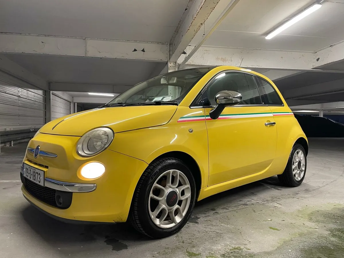 Fiat 500 Lounge Low mileage - Image 1
