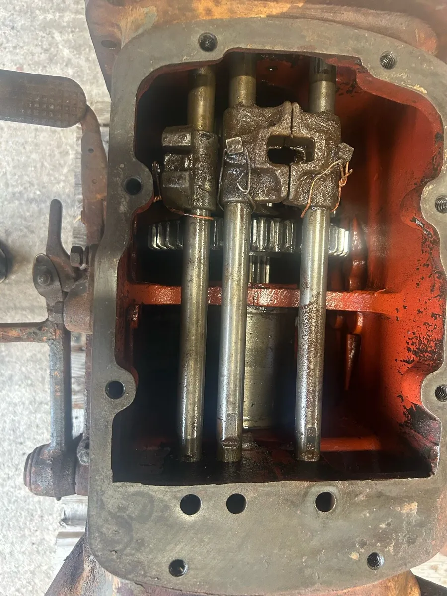 Single clutch gearbox for MF 35 35X FE 35 - Image 3
