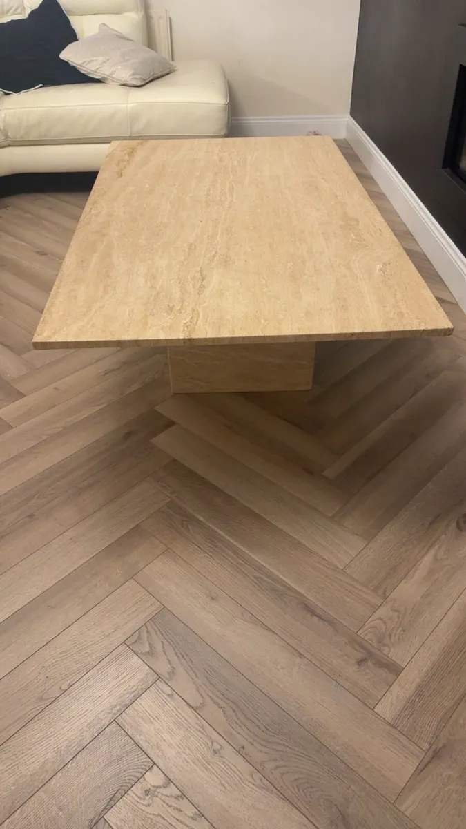 Marble table - Image 1