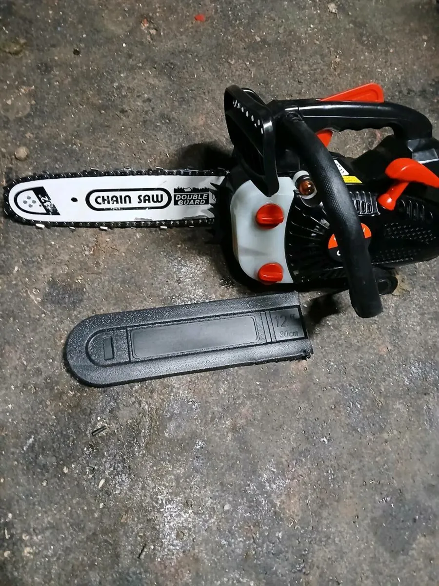 Brand new 12 inch chainsaw topper pm - Image 1