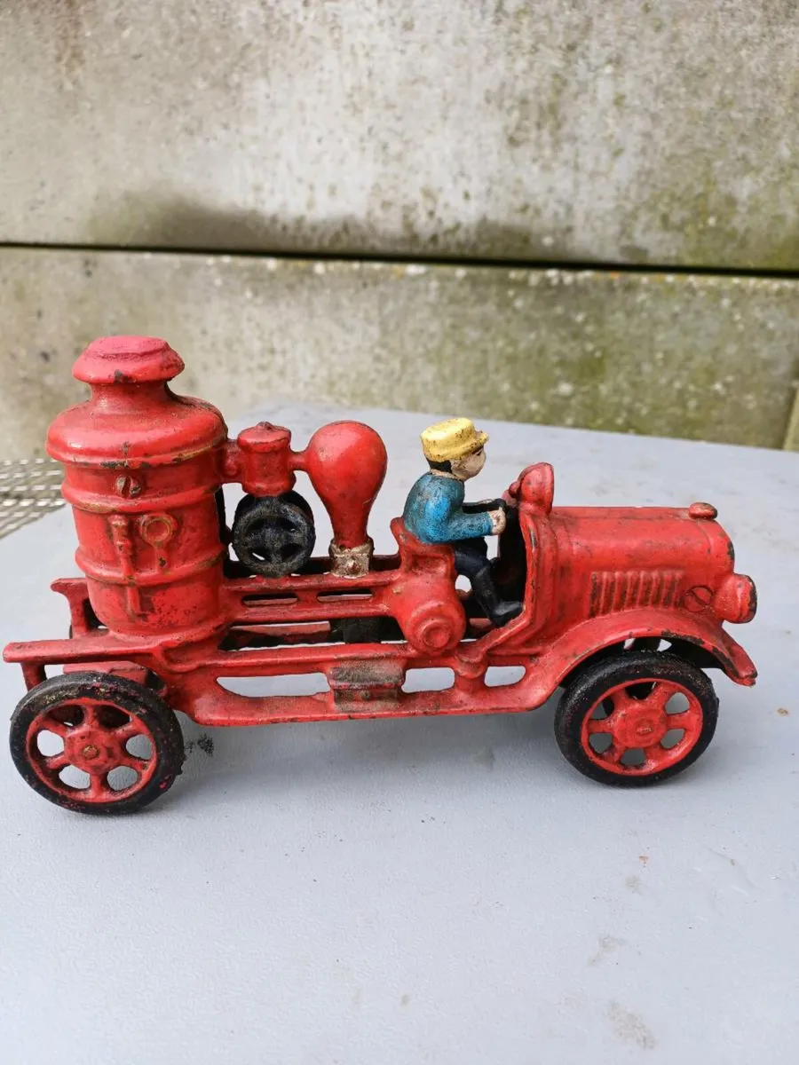 Vintage Cast-iron Fire Truck - Image 3