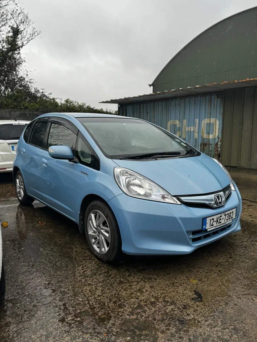 Honda Fit 1.3 Auto 49000kms 2012 - Image 1