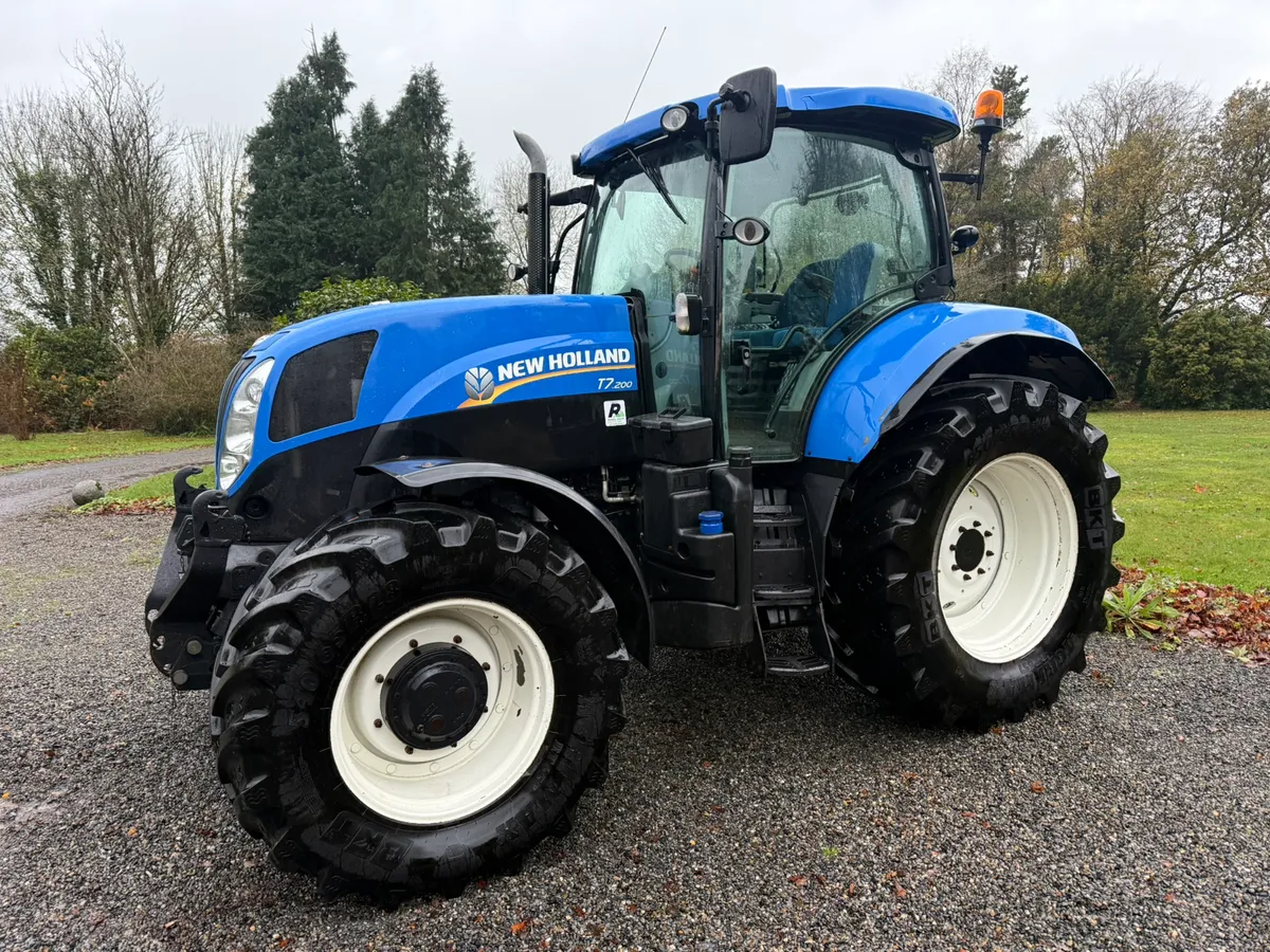 15 New Holland T7.200 R/C 50k 6100 Hours! €58950 - Image 1