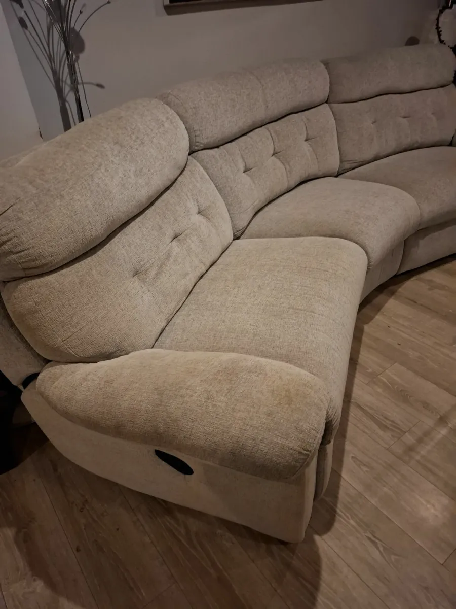 Suite of furniture - Image 2