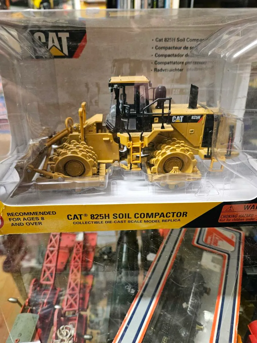 Corgi Norscot Caterpillar Soil Compactor 1.50 - Image 2