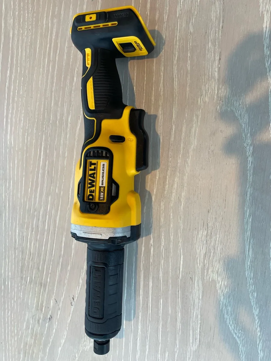 Dewalt DCG425 cordless doe grinder - Image 1
