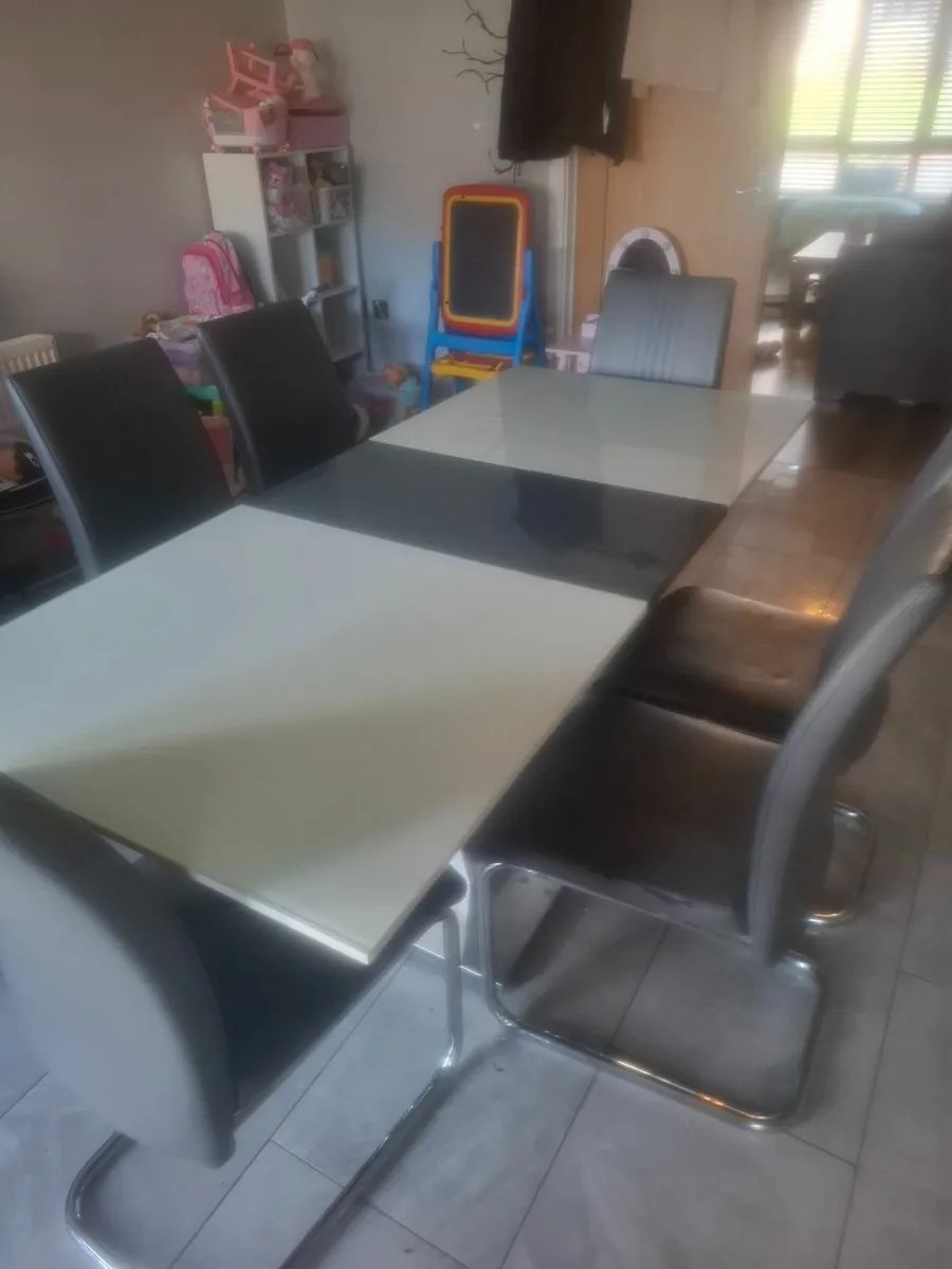 Glass top dining table - Image 2