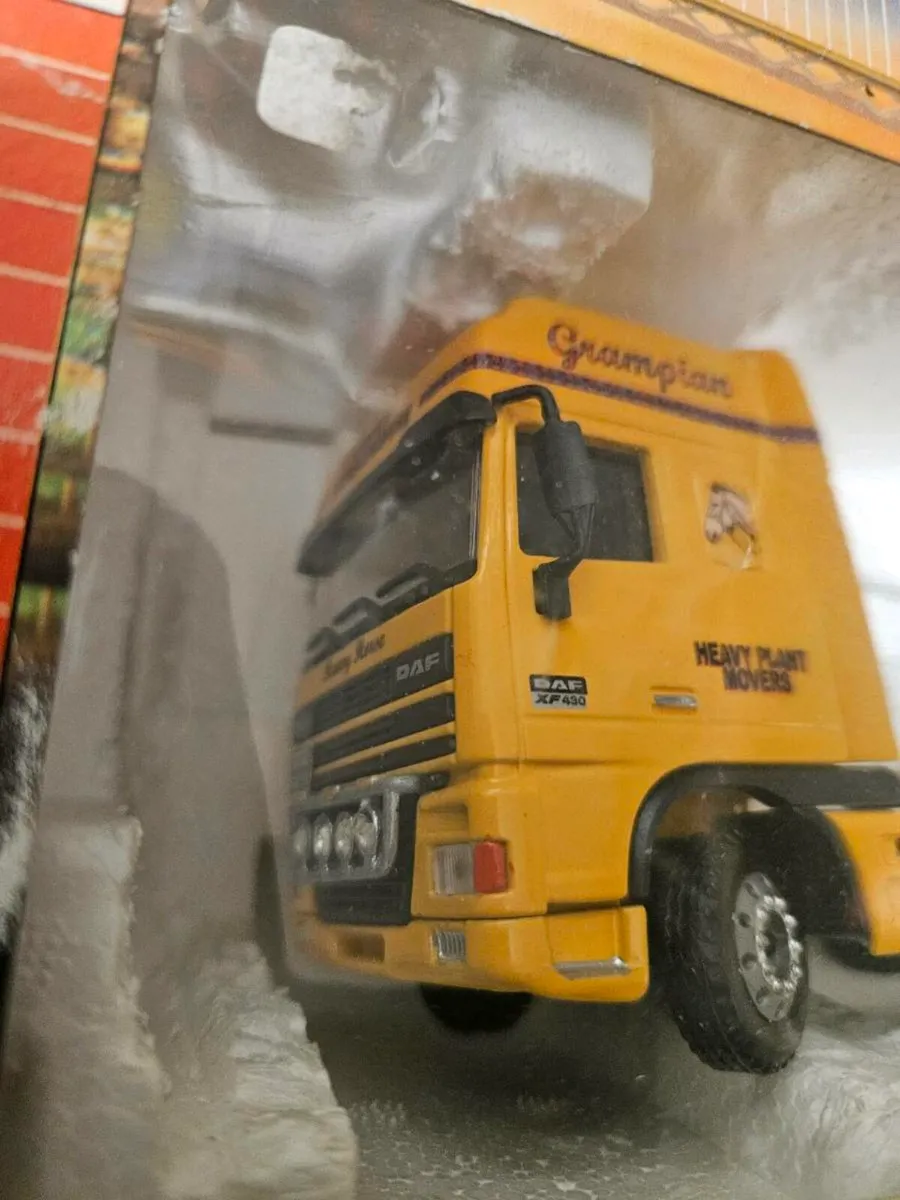 Corgi Joal DAF Tractor Unit and Low Loader Trailer - Image 4