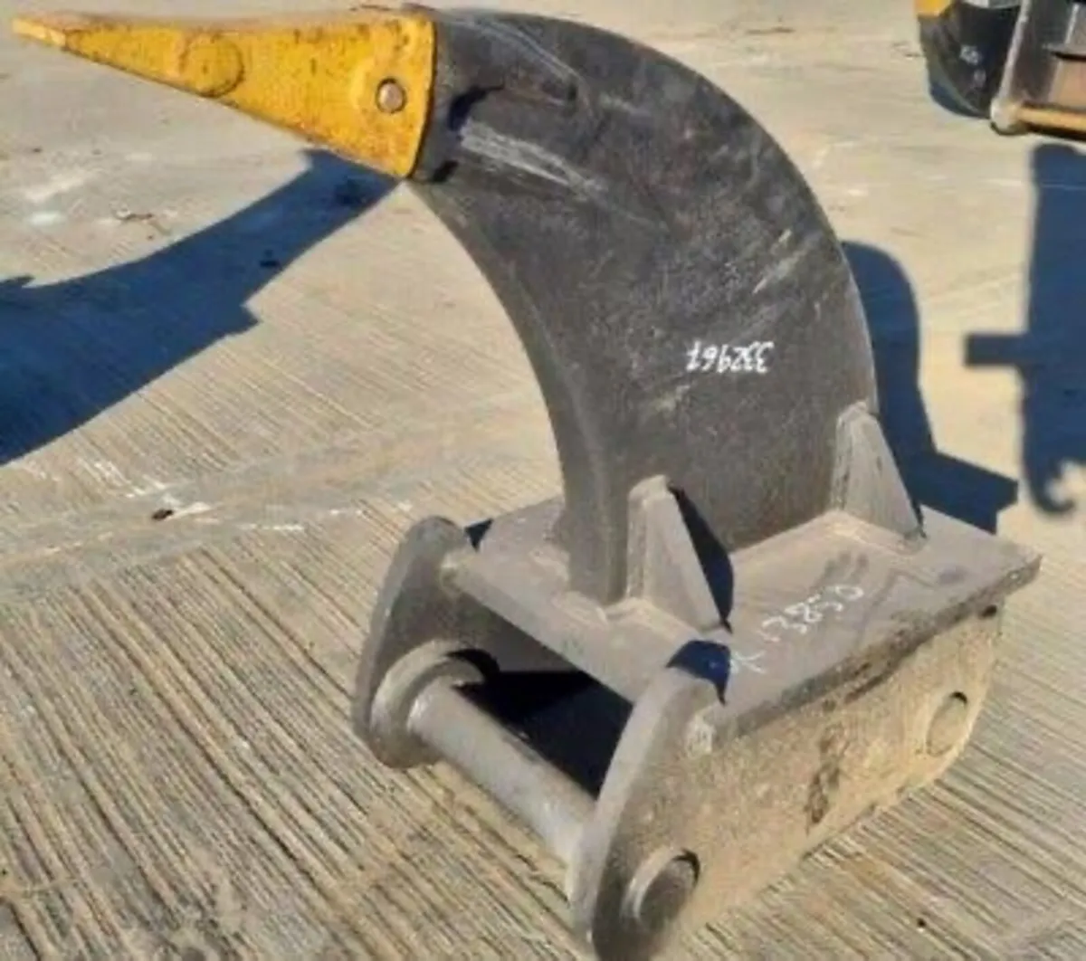 Unused 65mm Ripper tooth 65mm pin suit 13t