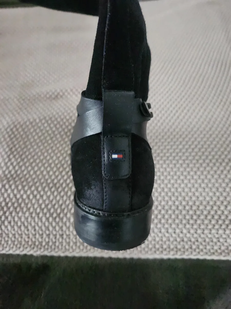 Tommy's Hilfiger Boots - Image 3