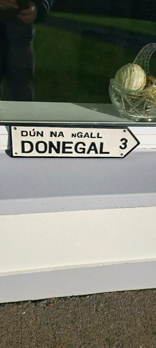Donegall cast iron sign