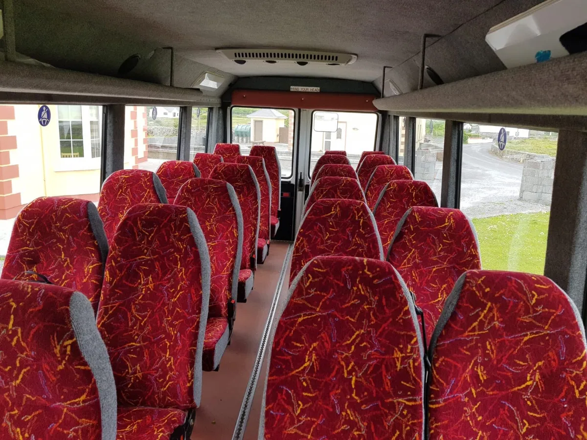 Mercedes Vario Bus - Image 2