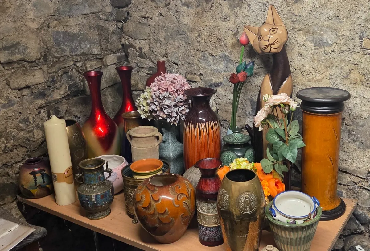 Joblot of vases and Home Decor - Image 1