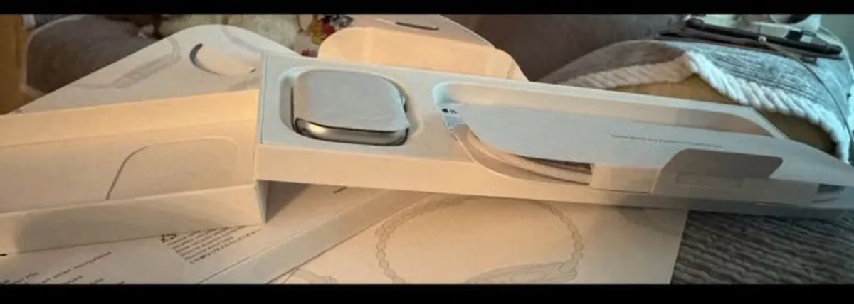 iPhone & Watch - Image 4