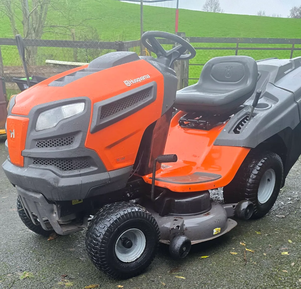 Husqvarna 42" 22HP - Image 2