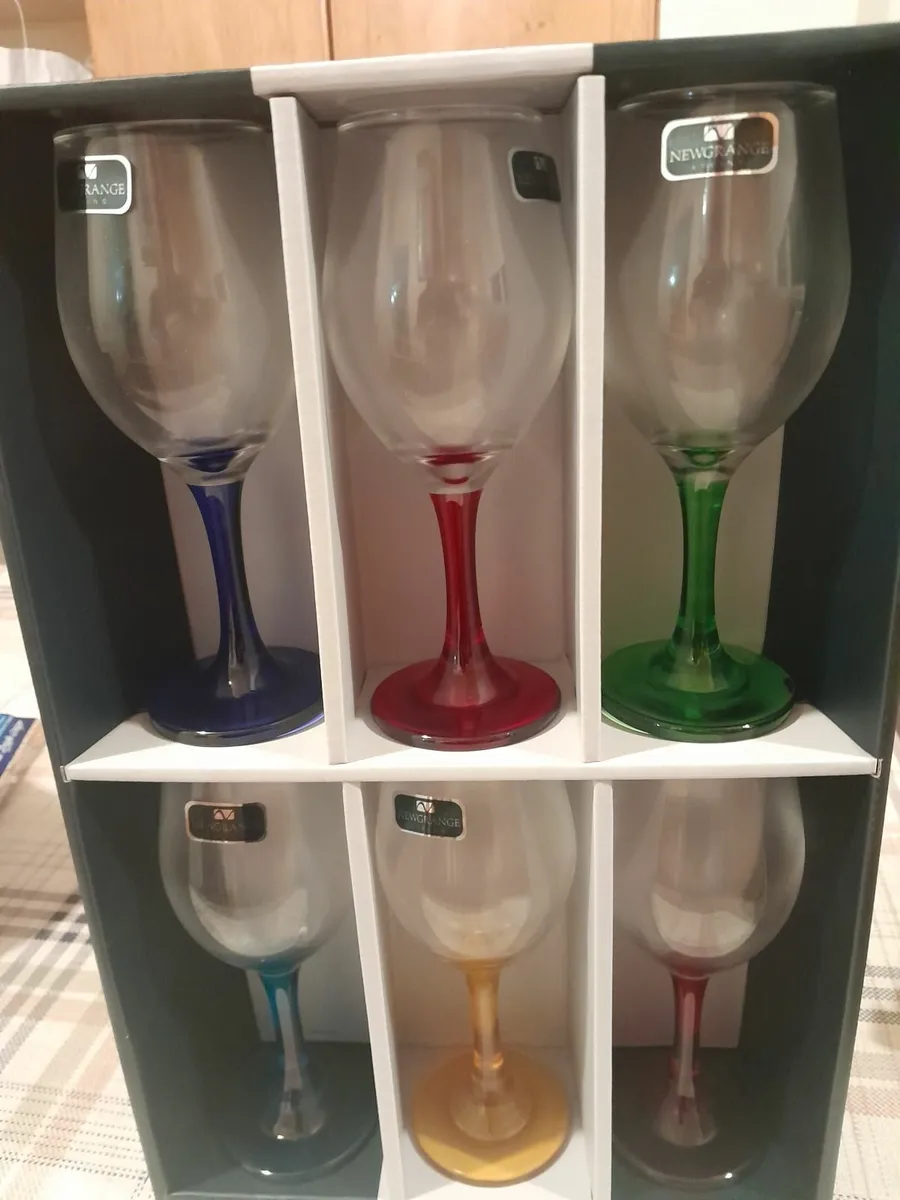 Set Newgrange  wine glasses - Image 2