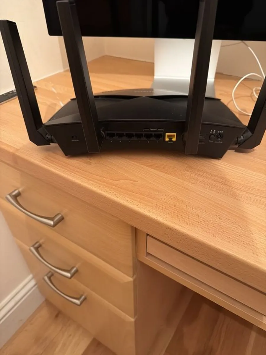 Netgear Nighthawk X10 AD7200 - Image 2
