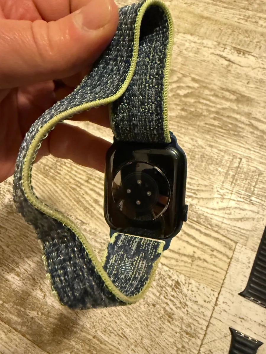 Apple Watch Series 7 - Image 3