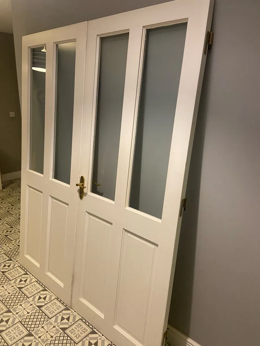 double doors timber - Image 1