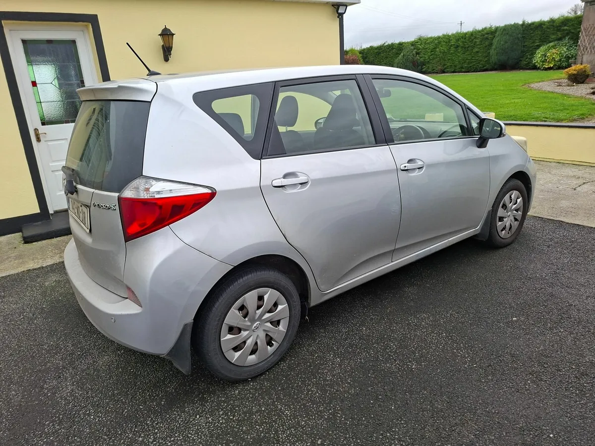 Toyota Verso-S 2014 - Image 4