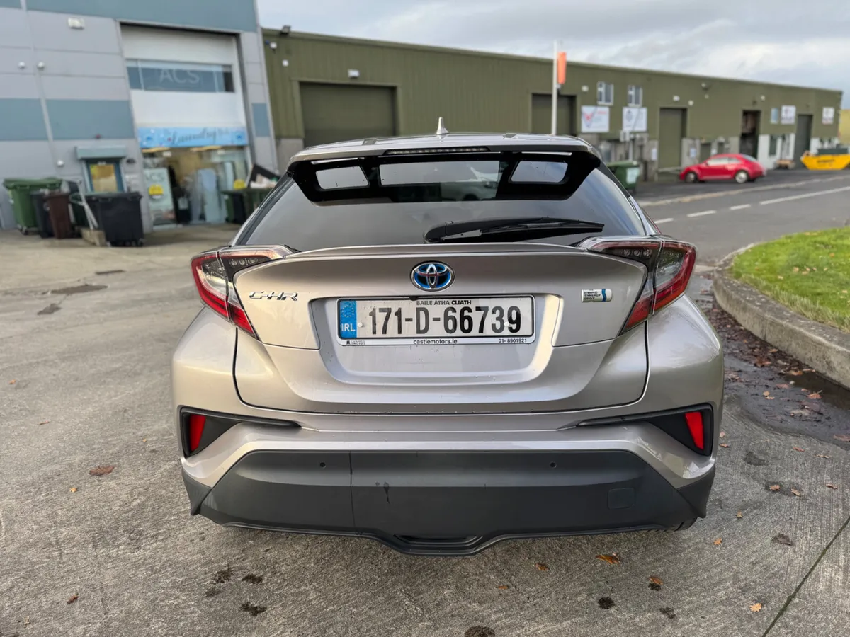 Toyota C-HR 2017 - Image 4