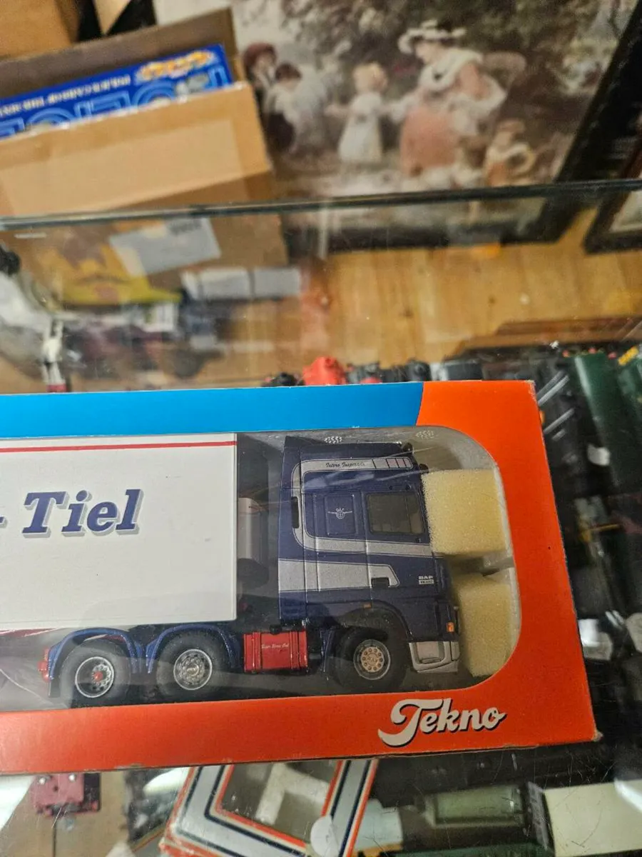 Corgi Tekno Tractor Unit and Trailer 1.50 - Image 2