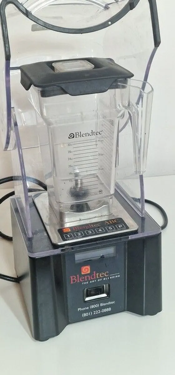 BLENDTEC Commercial Blender - Image 3