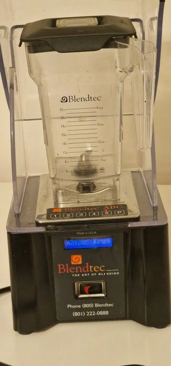 BLENDTEC Commercial Blender - Image 4