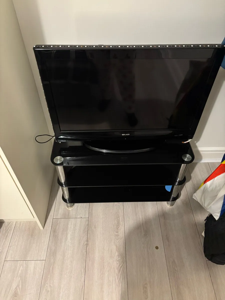 32 inch soarview tv & stand - Image 1