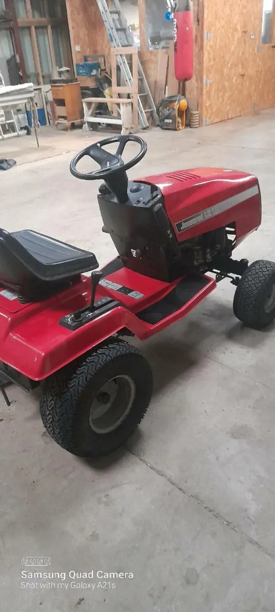 Tractor Lawnmower - Image 1