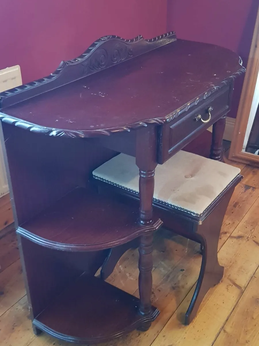 Dressing Table and Stool. - Image 2