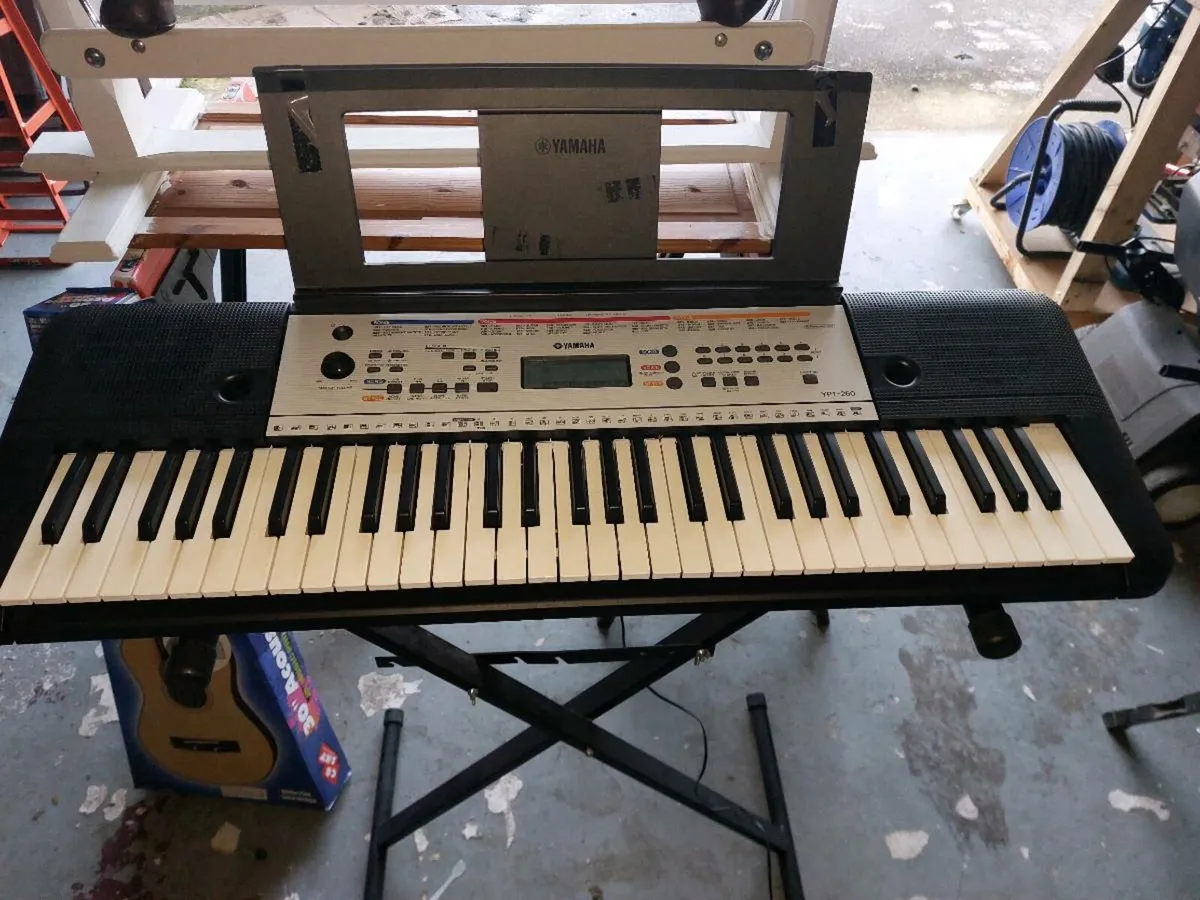 Yamaha keyboard - Image 1