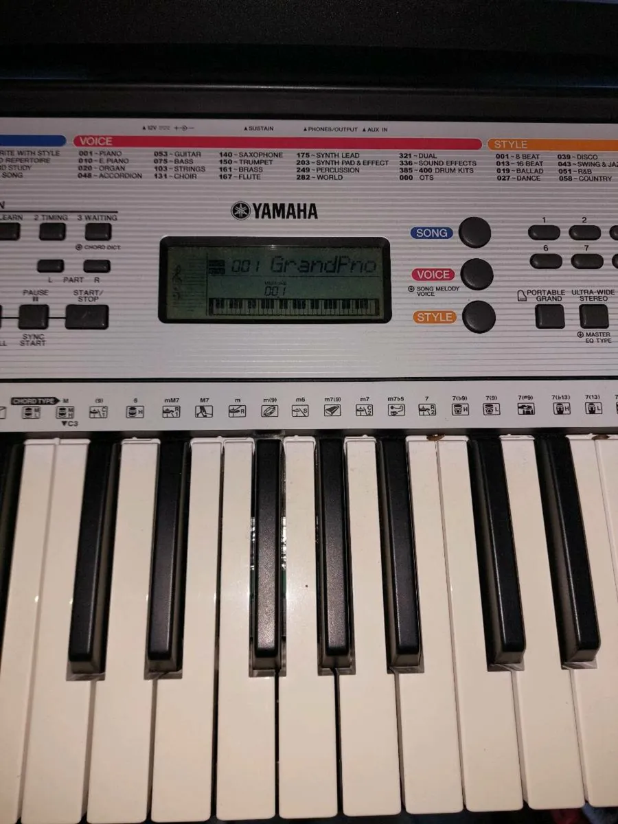 Yamaha keyboard - Image 3