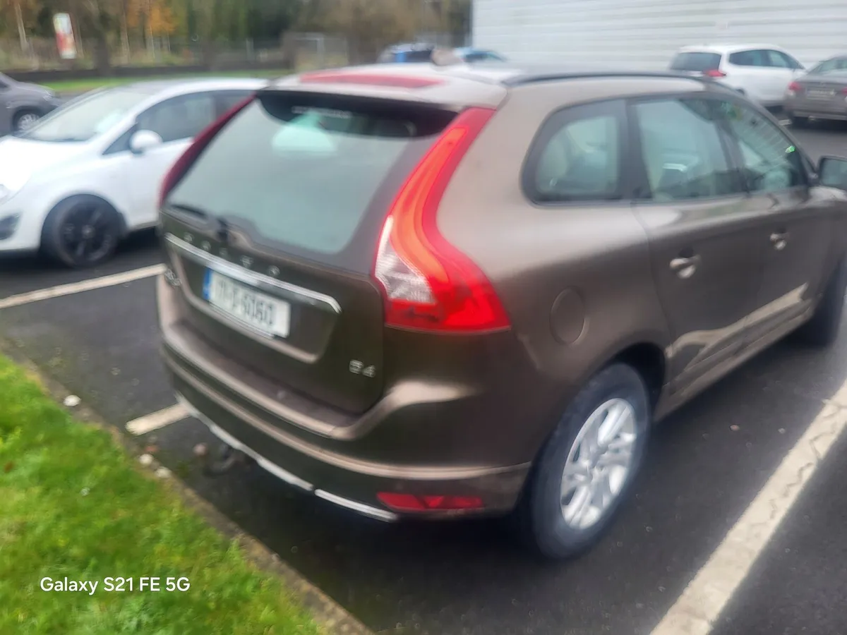 Volvo XC60 2017 - Image 2
