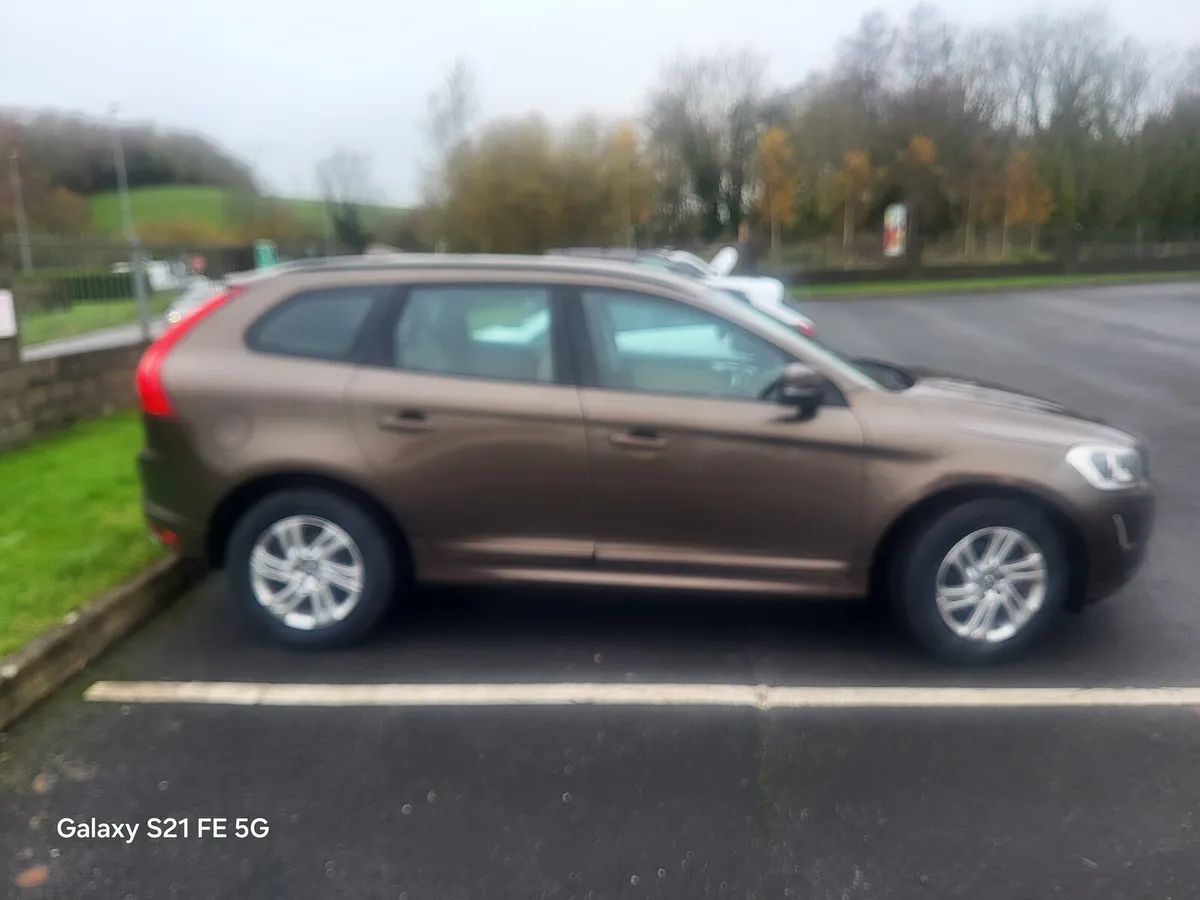 Volvo XC60 2017 - Image 3