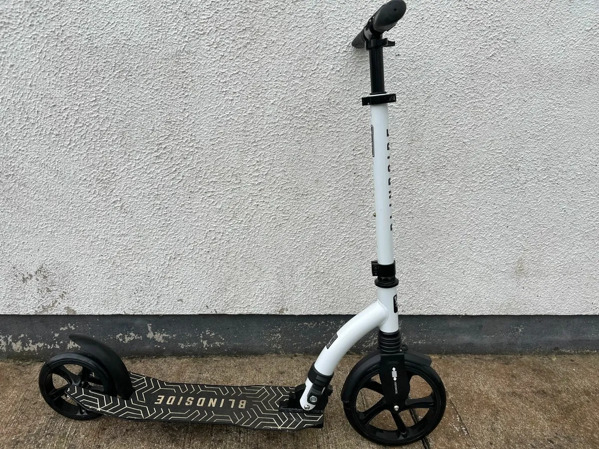 Scooter - Image 1