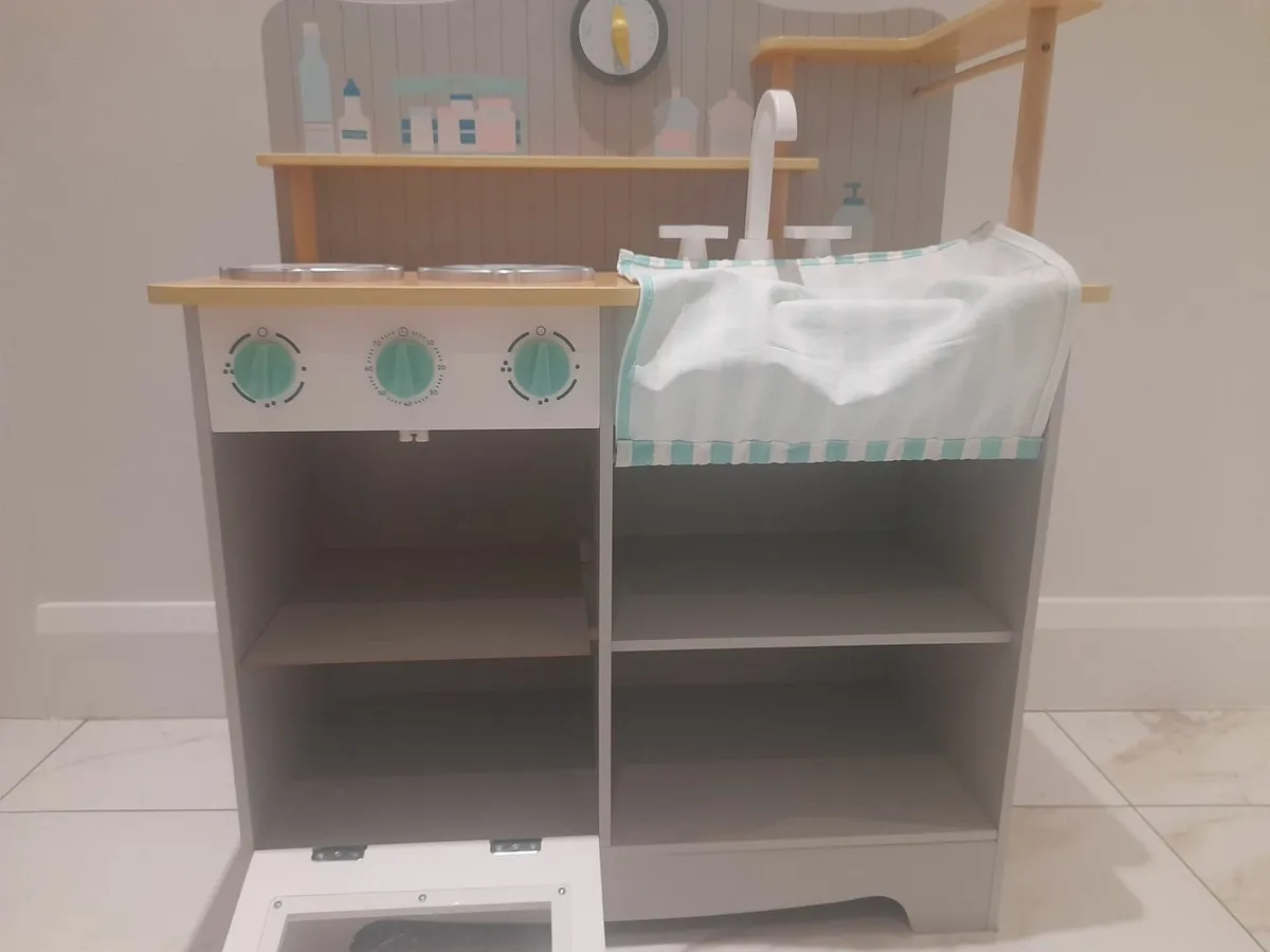 Kids Play Kitchen - Image 2