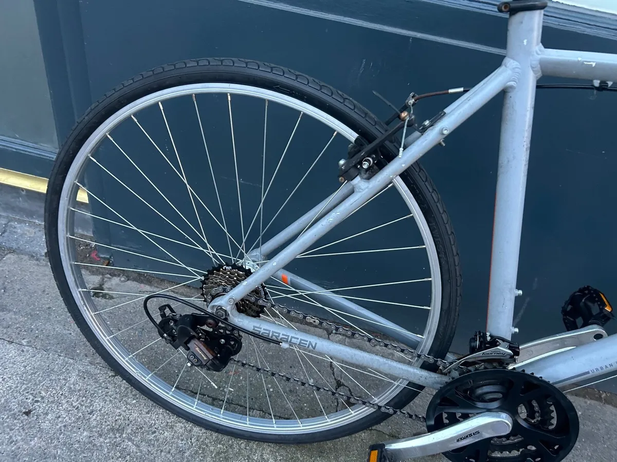 Saracen hybrid bike ❗️Open 7 days of the week ❗️ - Image 4