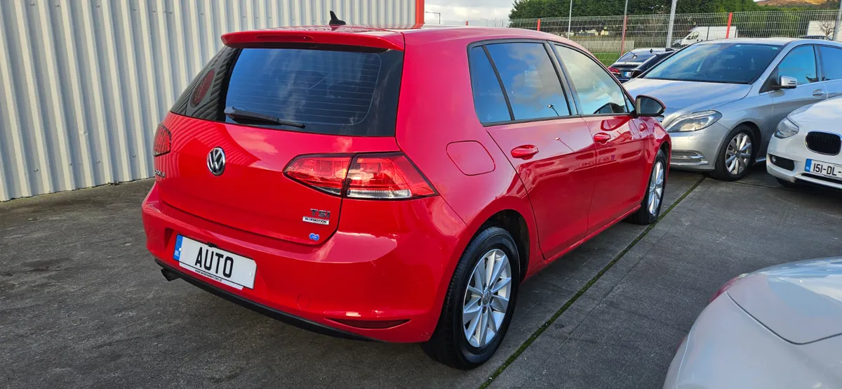 Volkswagen Golf automatic 1.2 tsi comfort low kms - Image 4