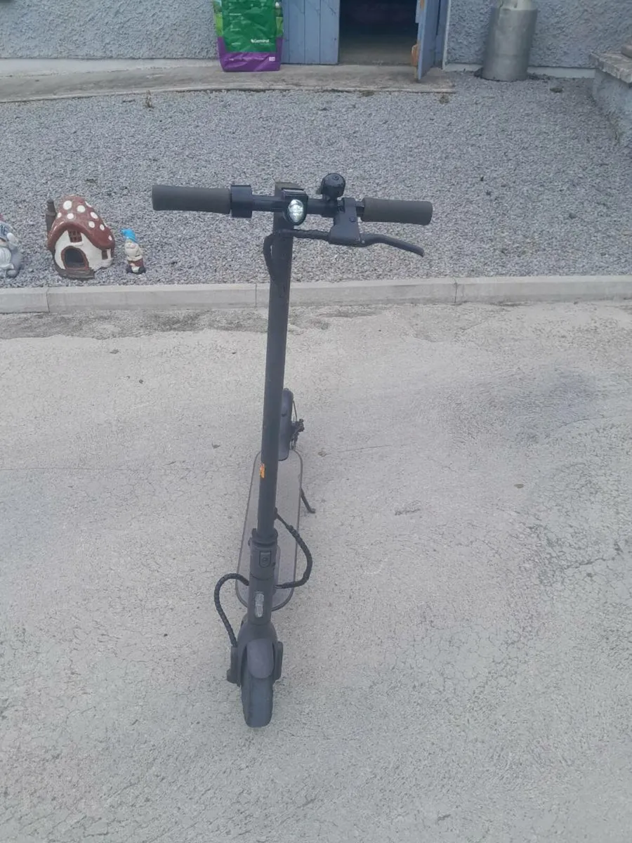 Xiaomi Mi E scooter - Image 1