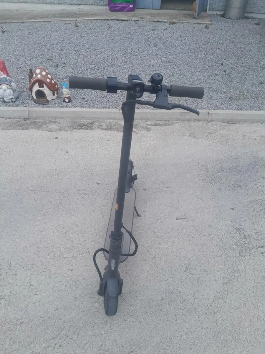 Xiaomi Mi E scooter - Image 2