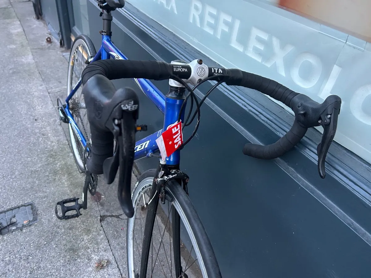 Saracen Road Bike ❗️Open 7 days of the week ❗️ - Image 3