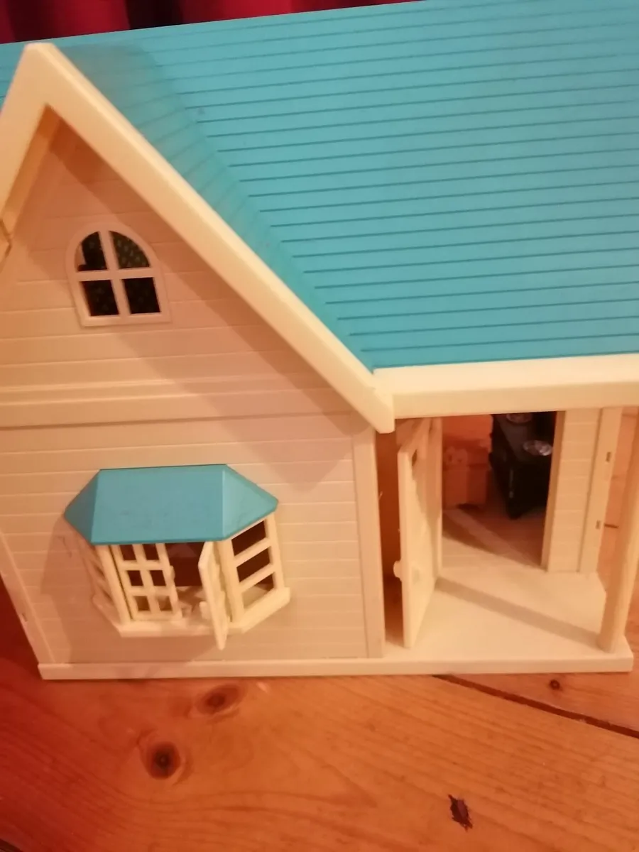 Applewood cottage and furniture - Image 2