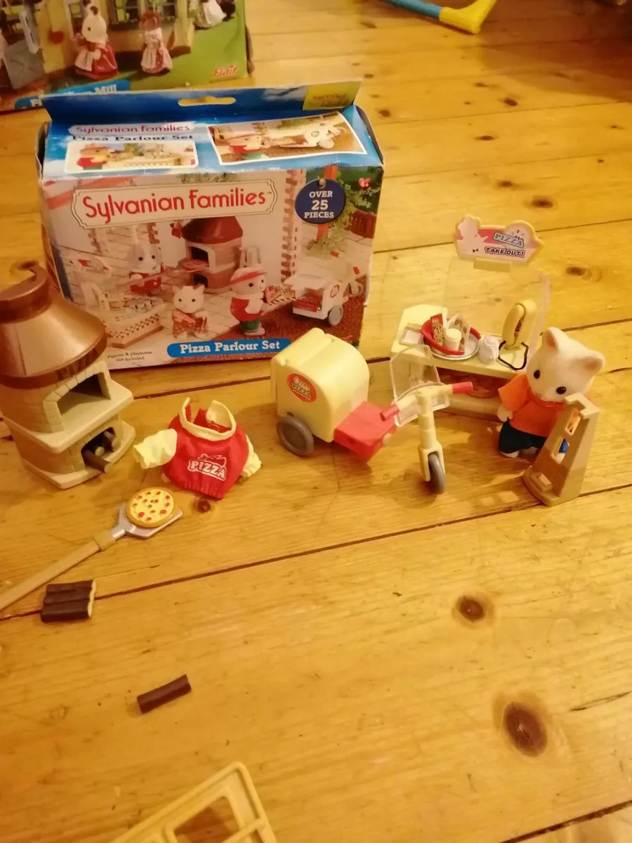 Sylvanian pizza delivery - Image 2