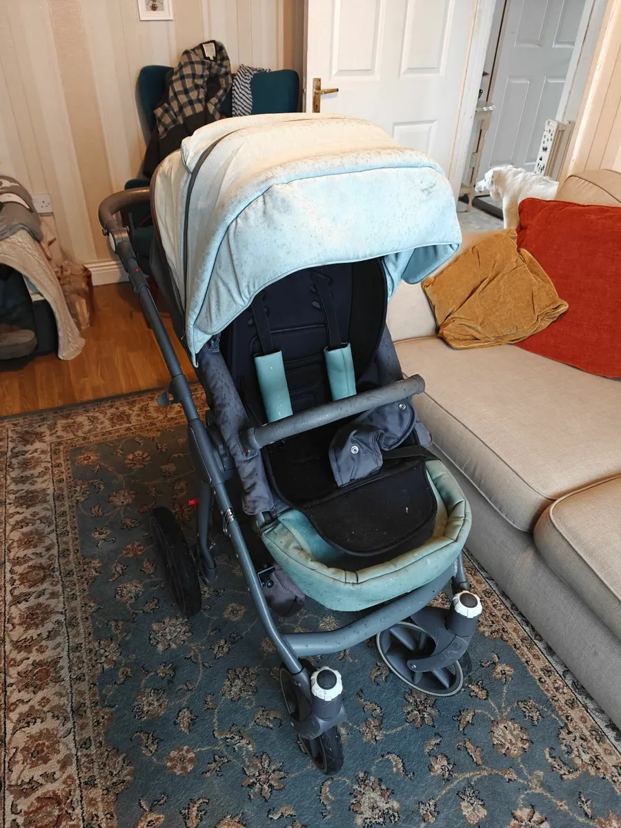 Venicci Style 3-in-1 Pram & Pushchair - Image 1