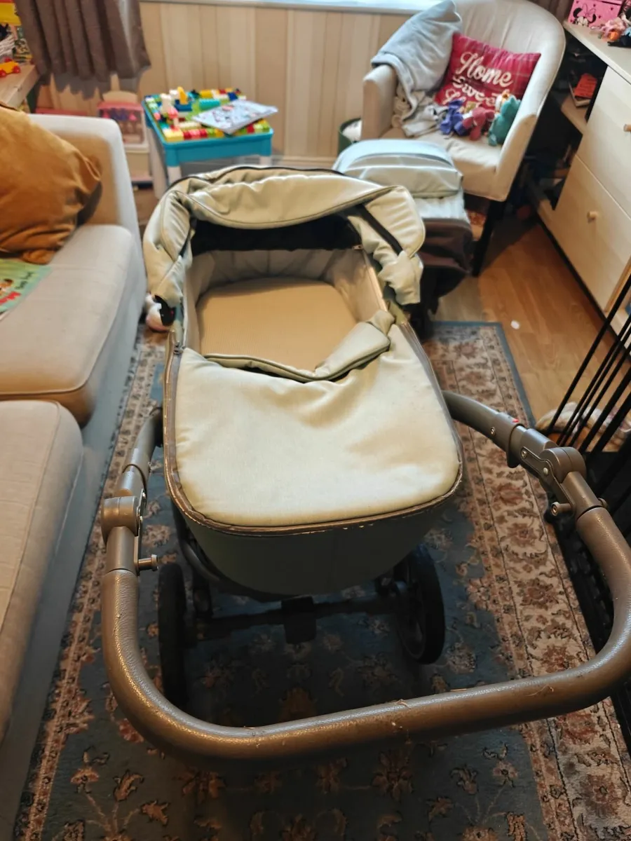 Venicci Style 3-in-1 Pram & Pushchair - Image 2